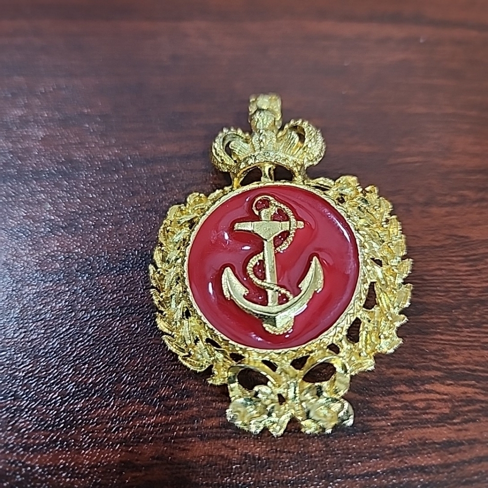 Vintage  brooch pin anchor gold tone with red enamel - Picture 2 of 4
